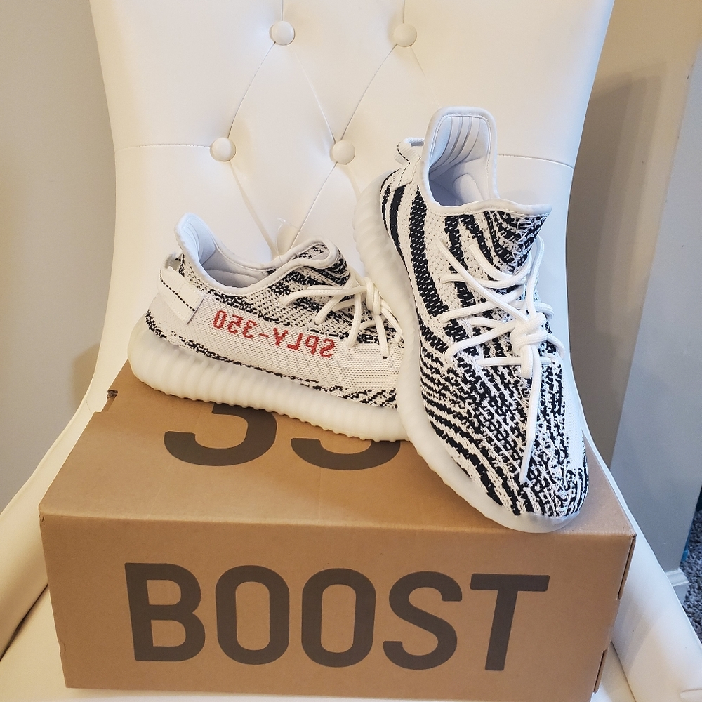 YEEZY BOOST V2 Zebra